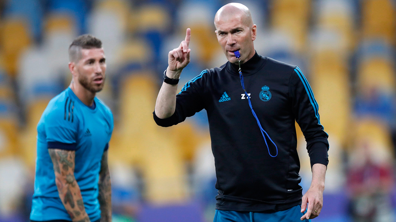 Zinedine Zidane – Sự nghiệp HLV đầy danh hiệu dù bắt đầu muộn