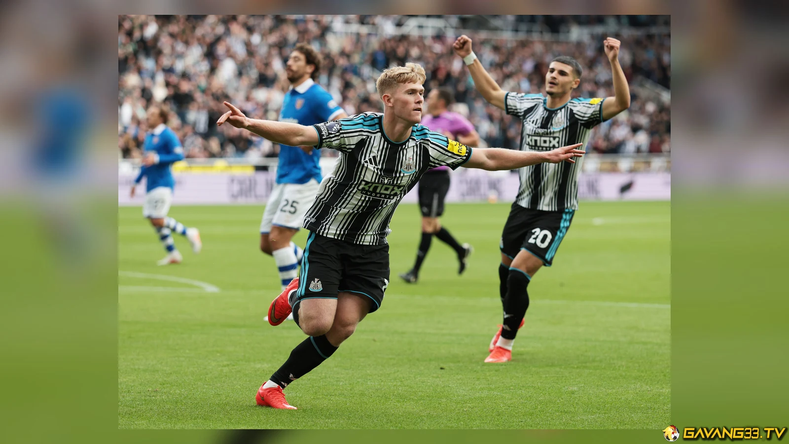 Cầu thủ Newcastle sau một bàn thắng trong ảnh tư liệu trước trận
