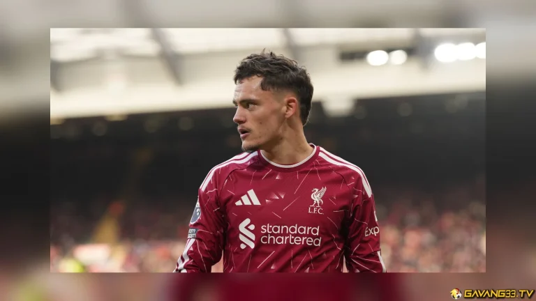 Florian Wirtz cầm bóng cho Liverpool tại Anfield trong ảnh tư liệu trước trận